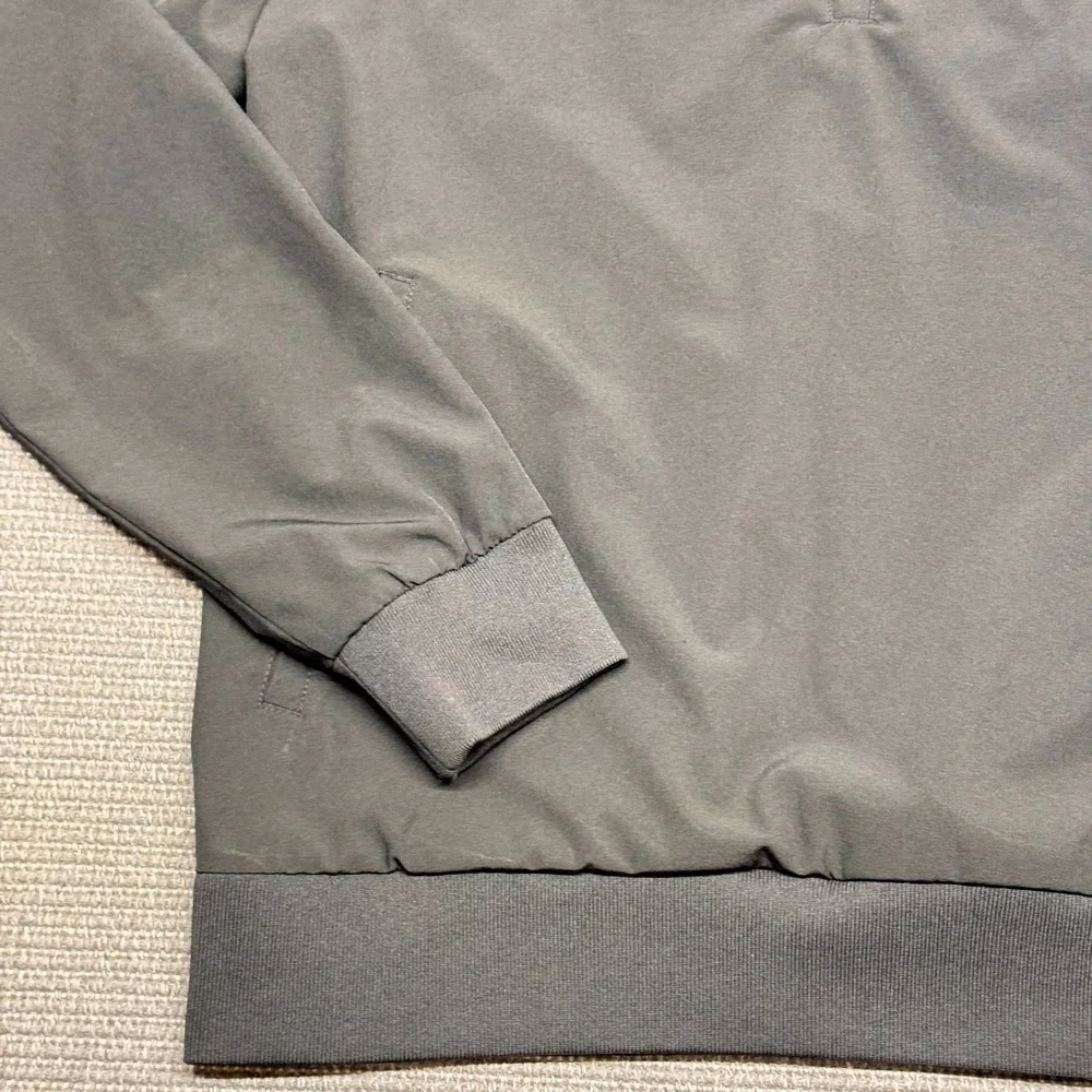 TravisMathew Men's‎ Quarter Zip Pullover Black Grey Golf Jacket Size Large